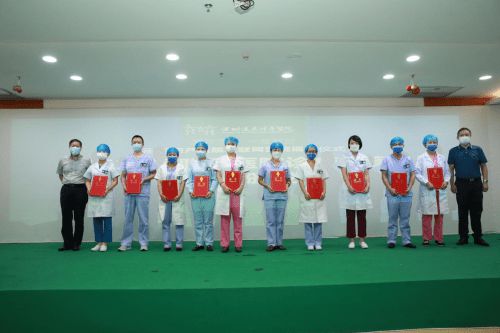 遠(yuǎn)東互聯(lián)網(wǎng)醫(yī)院上線 首批近百名專家云問診，創(chuàng)新商業(yè)綜合體管理服務(wù)